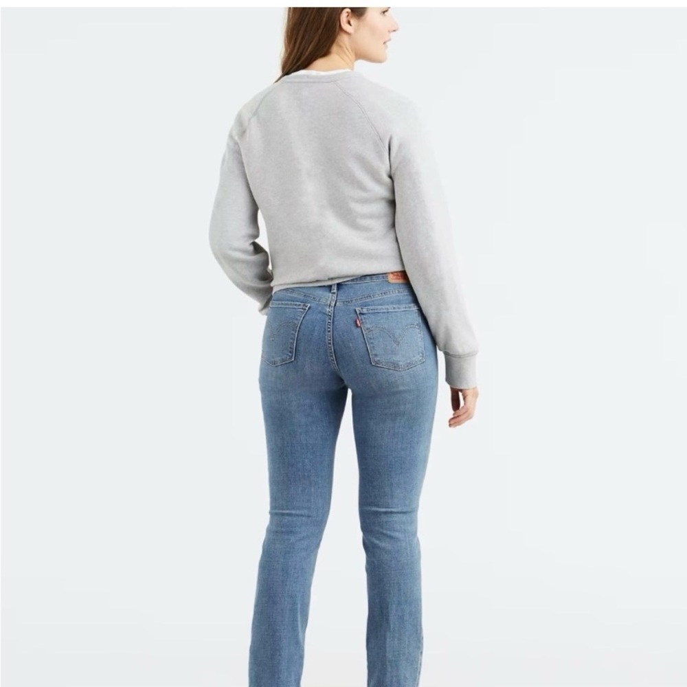 - Levis pre loved stretchable 505 jeans.